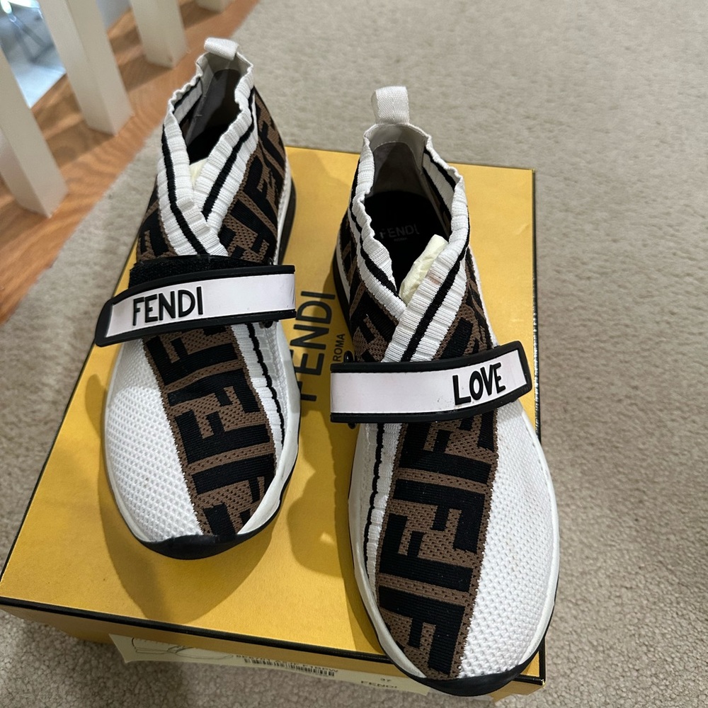 100% authentic women’s Fendi sneaker size 37